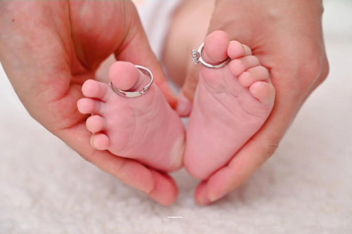 来宾五个月孕妇肚子多大